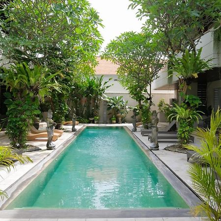 Swiss-Belcourt Sunset Aparthotel Seminyak Exteriör bild