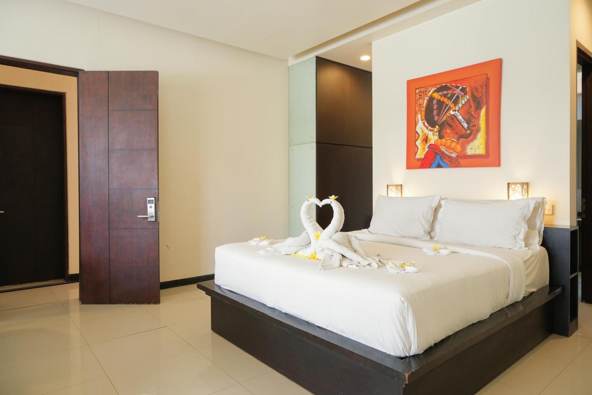 Swiss-Belcourt Sunset Aparthotel Seminyak Exteriör bild