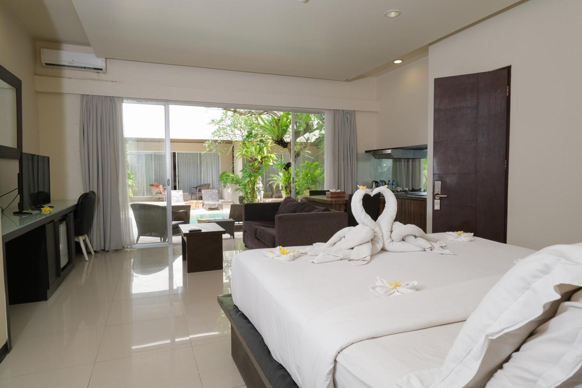 Swiss-Belcourt Sunset Aparthotel Seminyak Exteriör bild