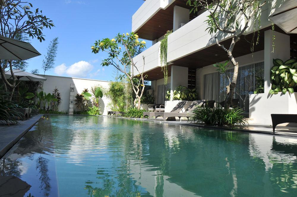 Swiss-Belcourt Sunset Aparthotel Seminyak Exteriör bild