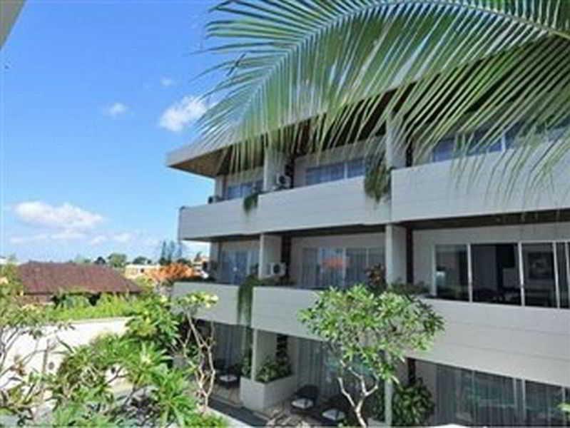 Swiss-Belcourt Sunset Aparthotel Seminyak Exteriör bild