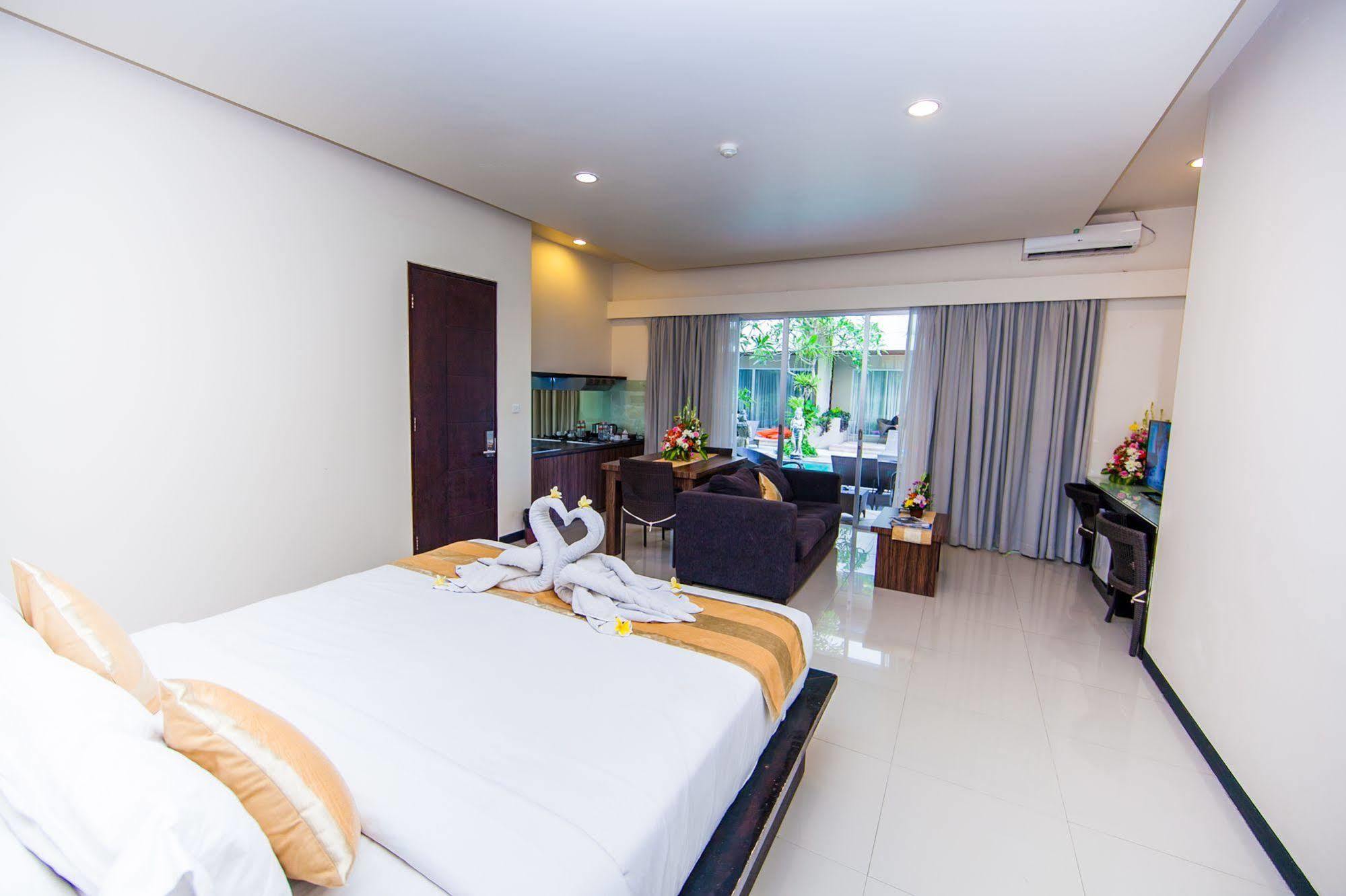 Swiss-Belcourt Sunset Aparthotel Seminyak Exteriör bild